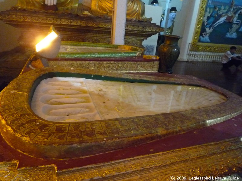 Shwedagon Pagoda18